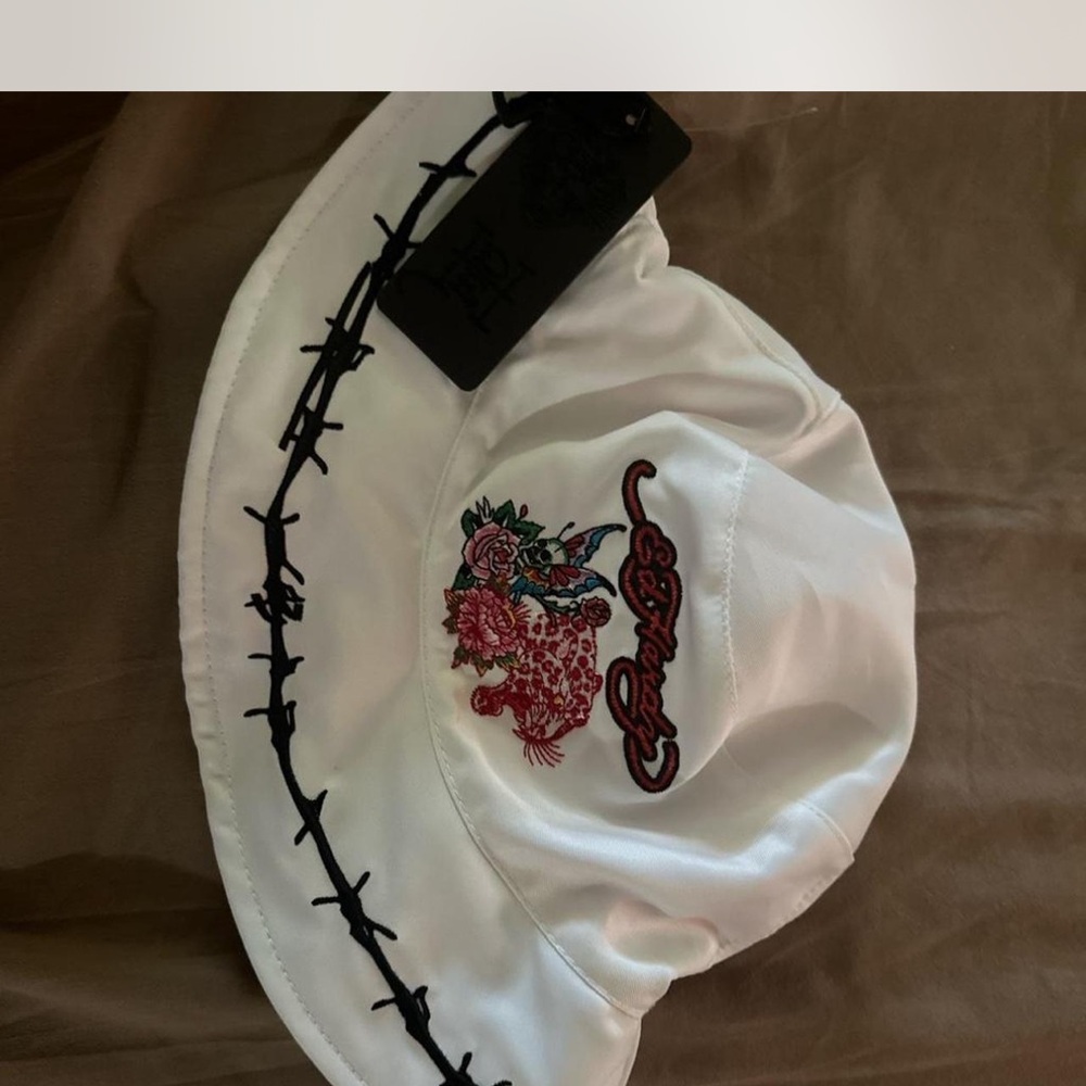 White Embroidered Floral Bucket Hat with Black Stitch Detail